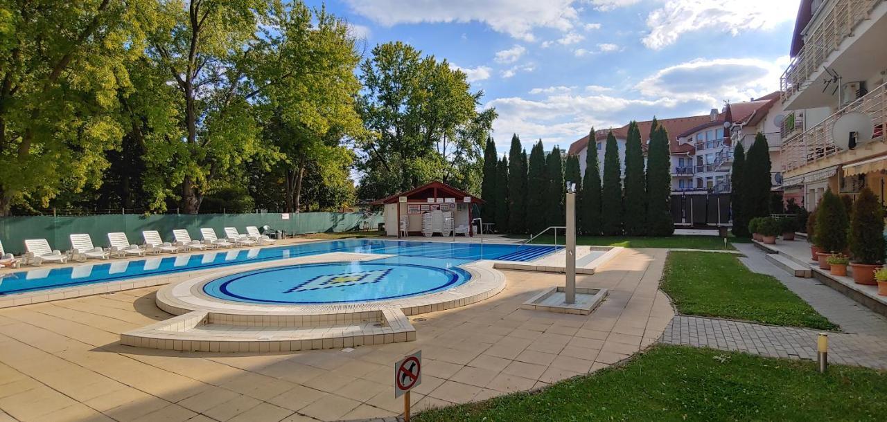 Panoráma Lux Wellness apartman Hajdúszoboszló Exterior foto